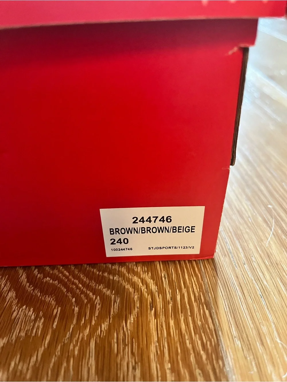 The Reebok Club C Revenge Vintage II sneakers brown new in box